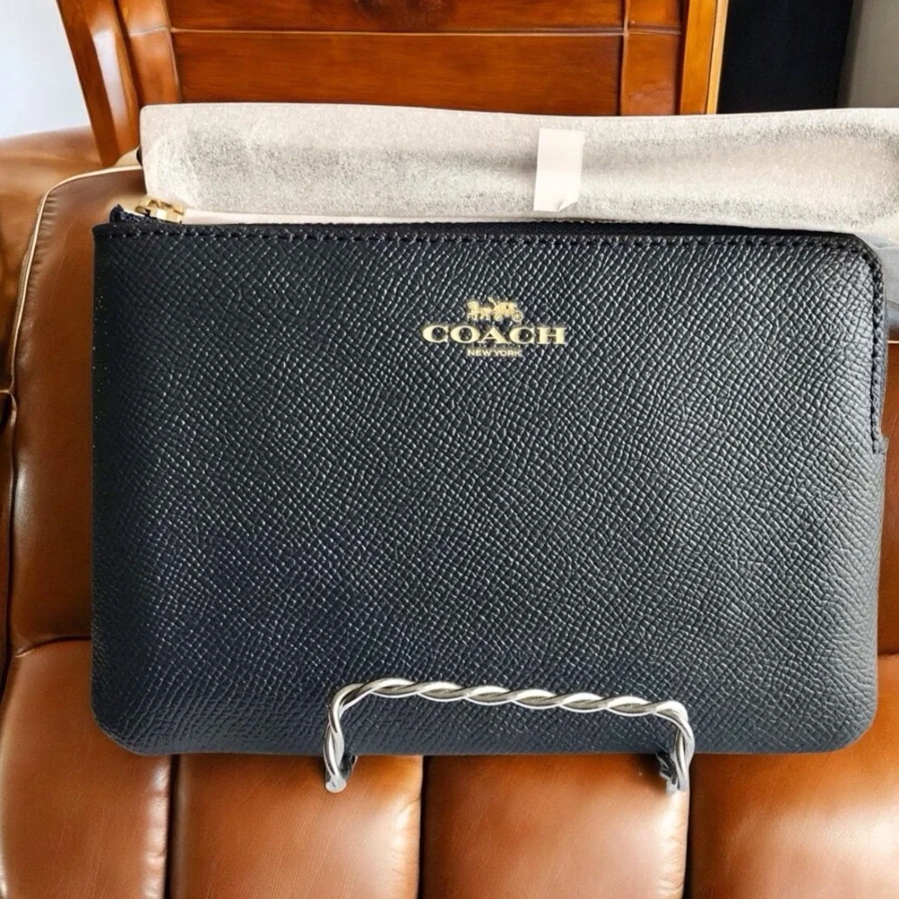 🆕 Coach Corner Zip Wristlet
